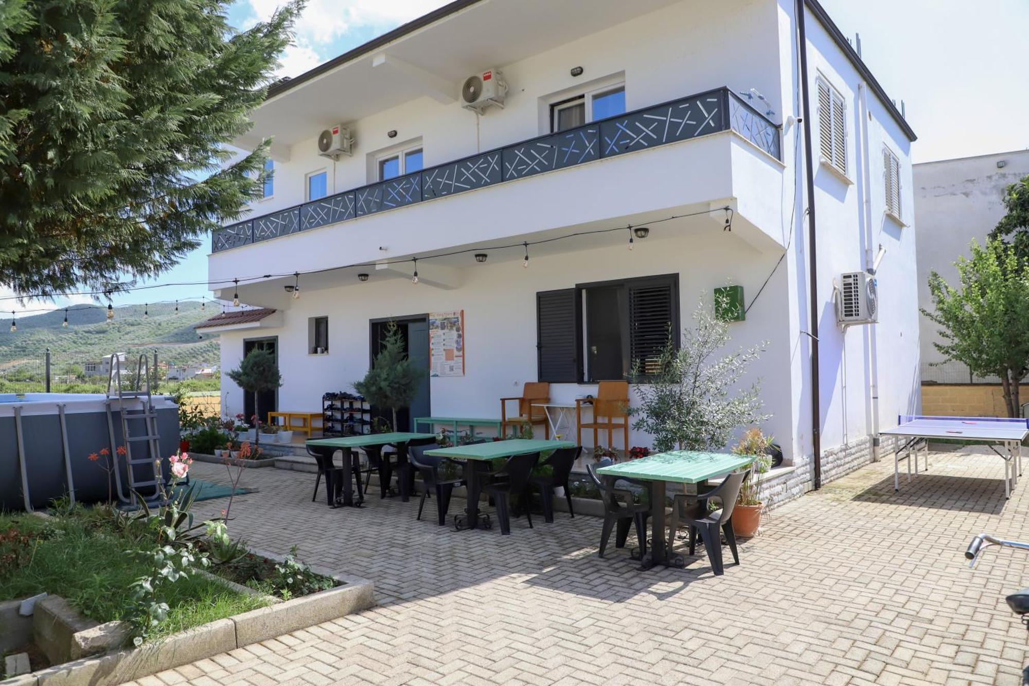 Baza Hostel - Swimming Pool Berat Exterior photo