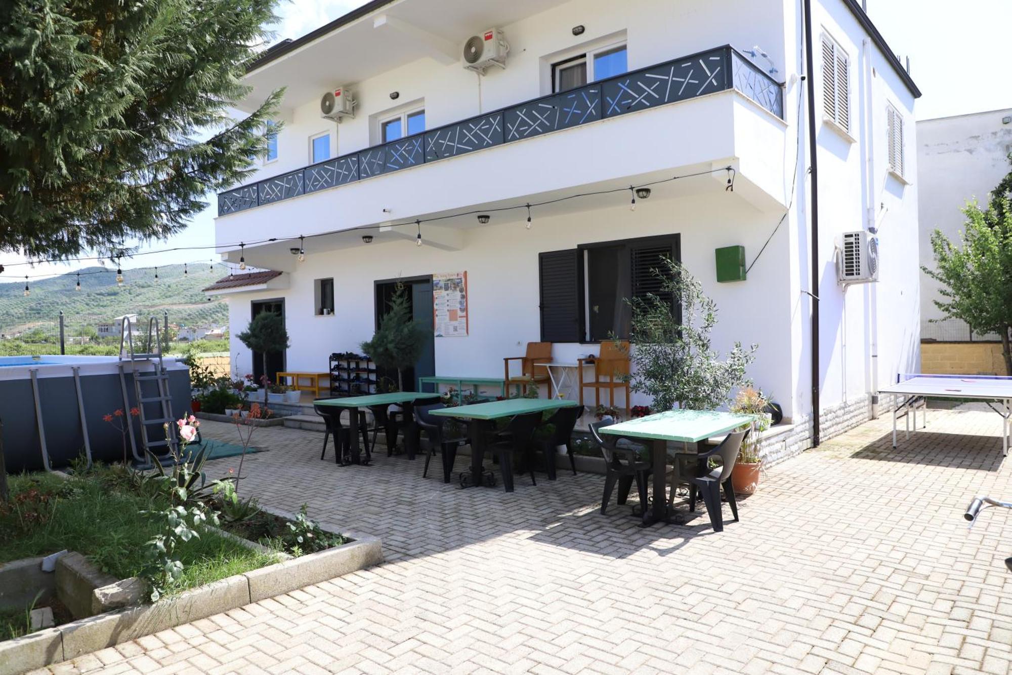 Baza Hostel - Swimming Pool Berat Exterior photo